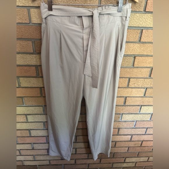 Athleta Skyline Pant II Cream Beige Paperbag High Waist Belted Pants Size 10 - Picture 2 of 5